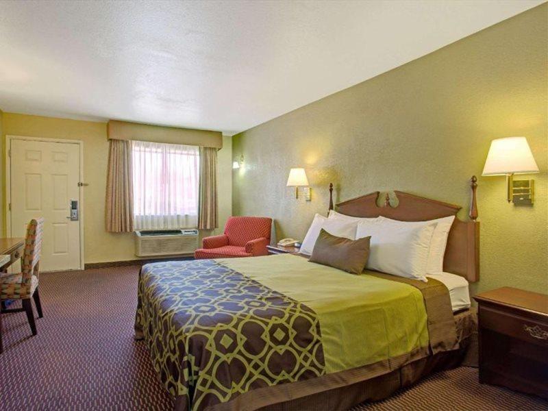 Travelodge By Wyndham Tucson Az Hotel 2*