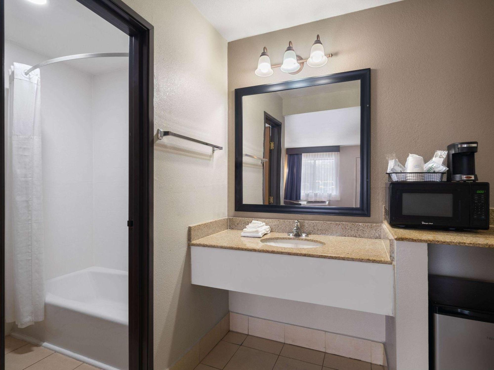 Hotel Travelodge By Wyndham Tucson Az 2*