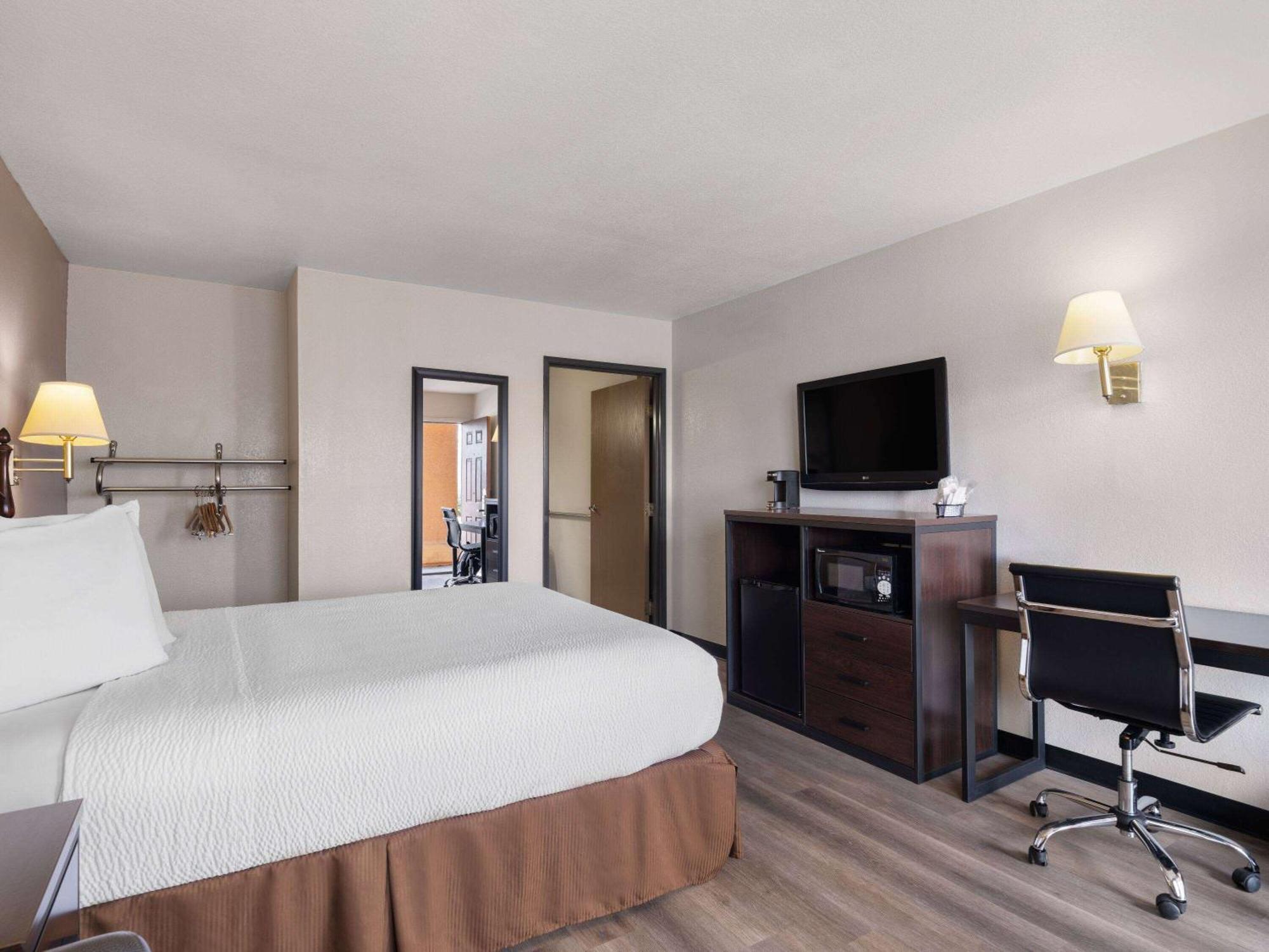 Travelodge By Wyndham Tucson Az Hotel 2*